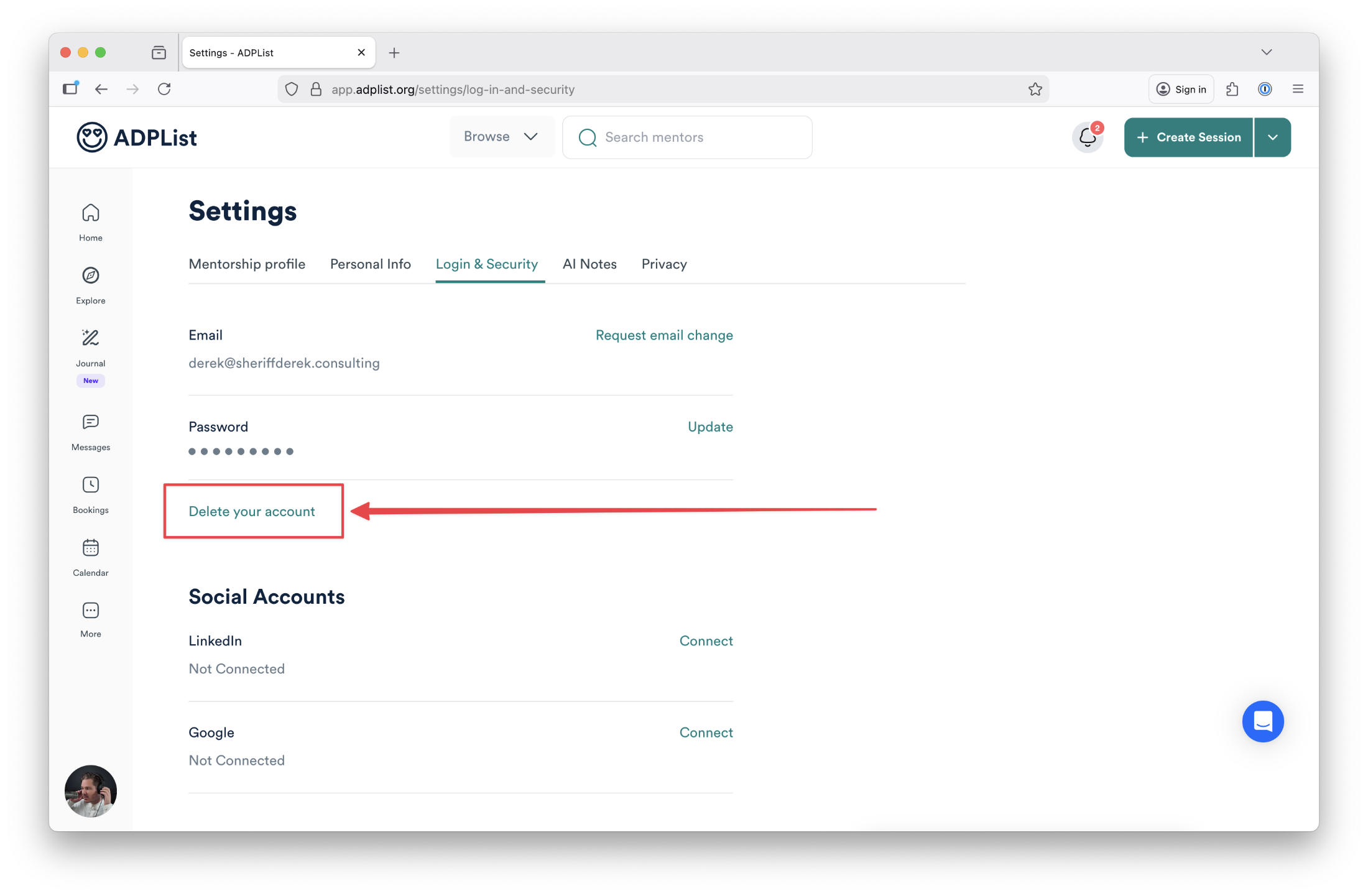 Login and security setting page with arrow pointing to the delete button